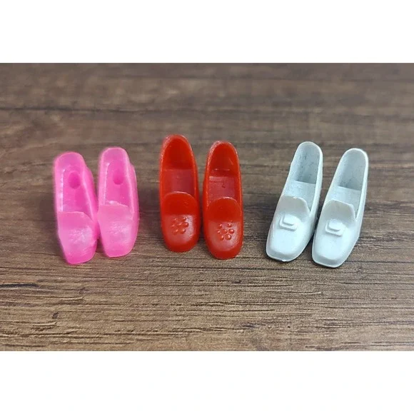 Vtg Barbie Size Shoes Lot Of 3 Pair Red Pink White Chunky Heels Unbranded Z11 - Picture 1 of 3